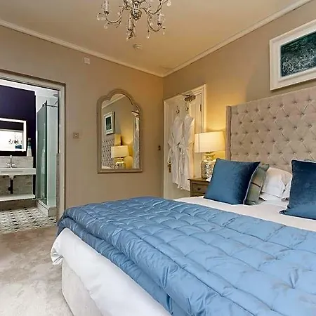 Bed and breakfast Glencree 4*