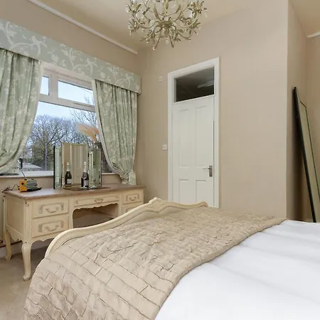 Bed & Breakfast Glencree 4*
