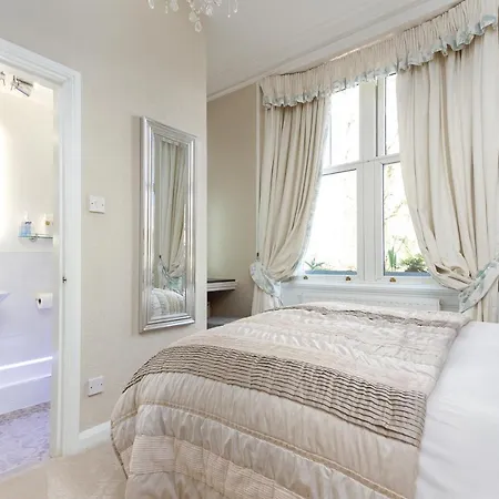 Bed & Breakfast Glencree 4*